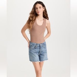 NWT Agolde Parker Long denim shorts in Skywave. Size 28